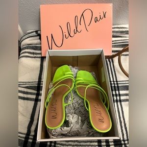 Neon Green Heels - Wild Pair Women’s Size 7 💚 GORGEOUS 💚